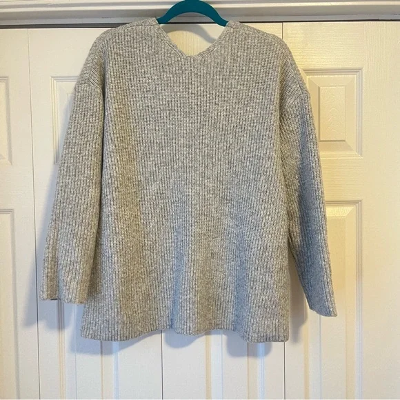 Express Sweater - Picture 4 of 5